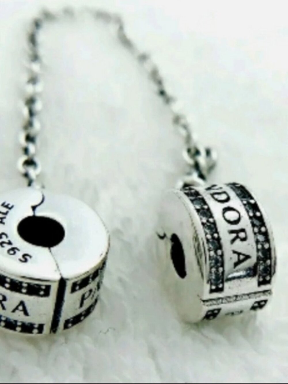 Pandora logo safety chain. - Picture 8 of 9